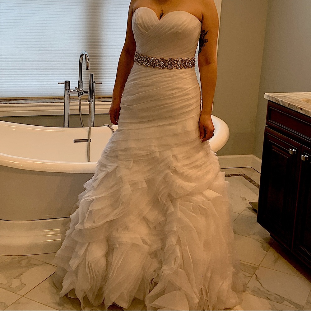 Flattering Wedding Dress Sz 12